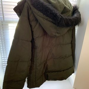 Green puffer jacket with fur hood